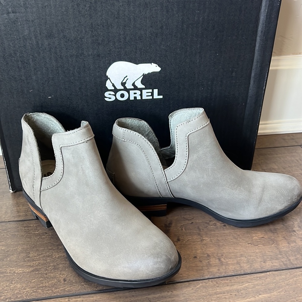 Sorel Lola Cut-Out Ankle Boot, 6.5